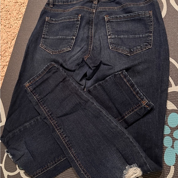 🌺Refuge dark wash, distressed jeans🌺 - Picture 5 of 5